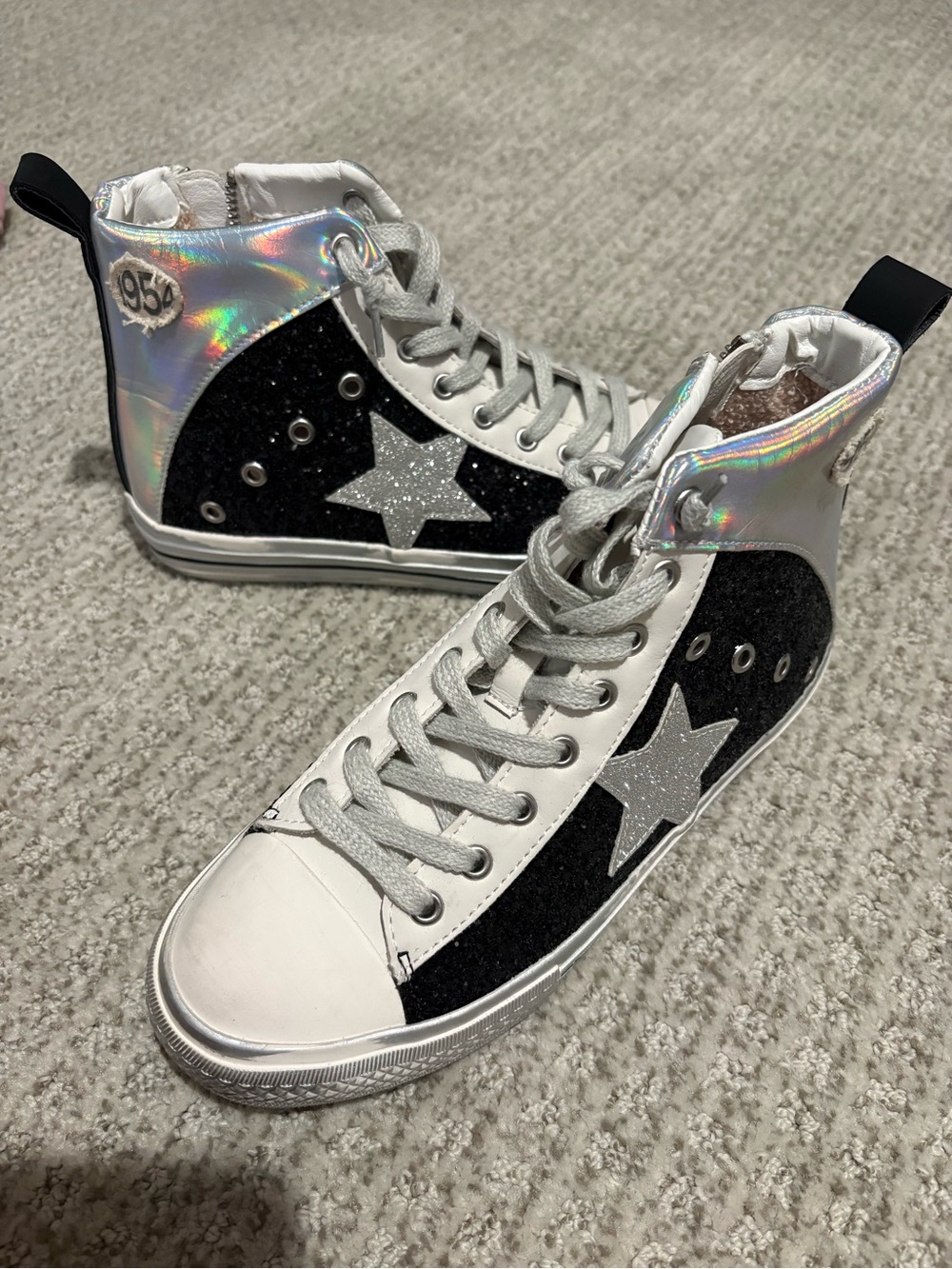 NEW: Vintage Havana High-Top Glitter Star Sneakers - White & Black. 6.5